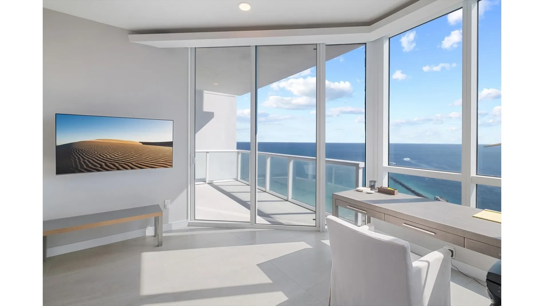 100 S Pointe Dr, Miami Beach, Florida, United States. - Photo 30