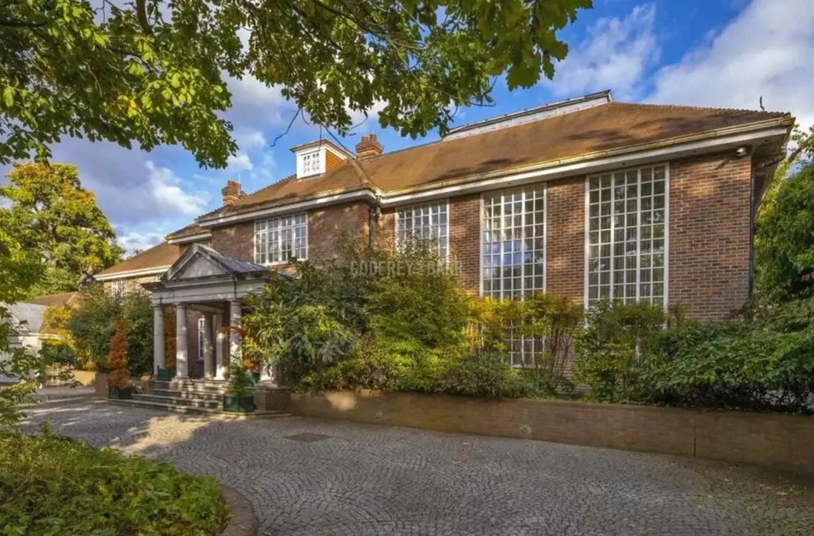 The Bishops Avenue, London, England, United Kingdom. - Photo 15
