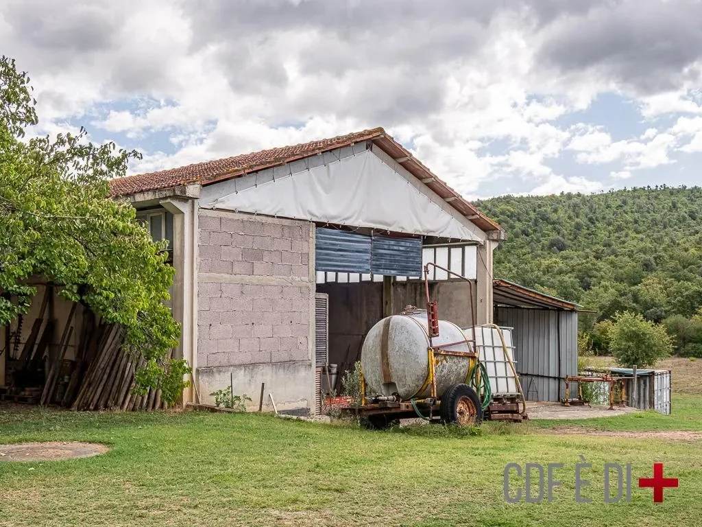 Exterior photo 9