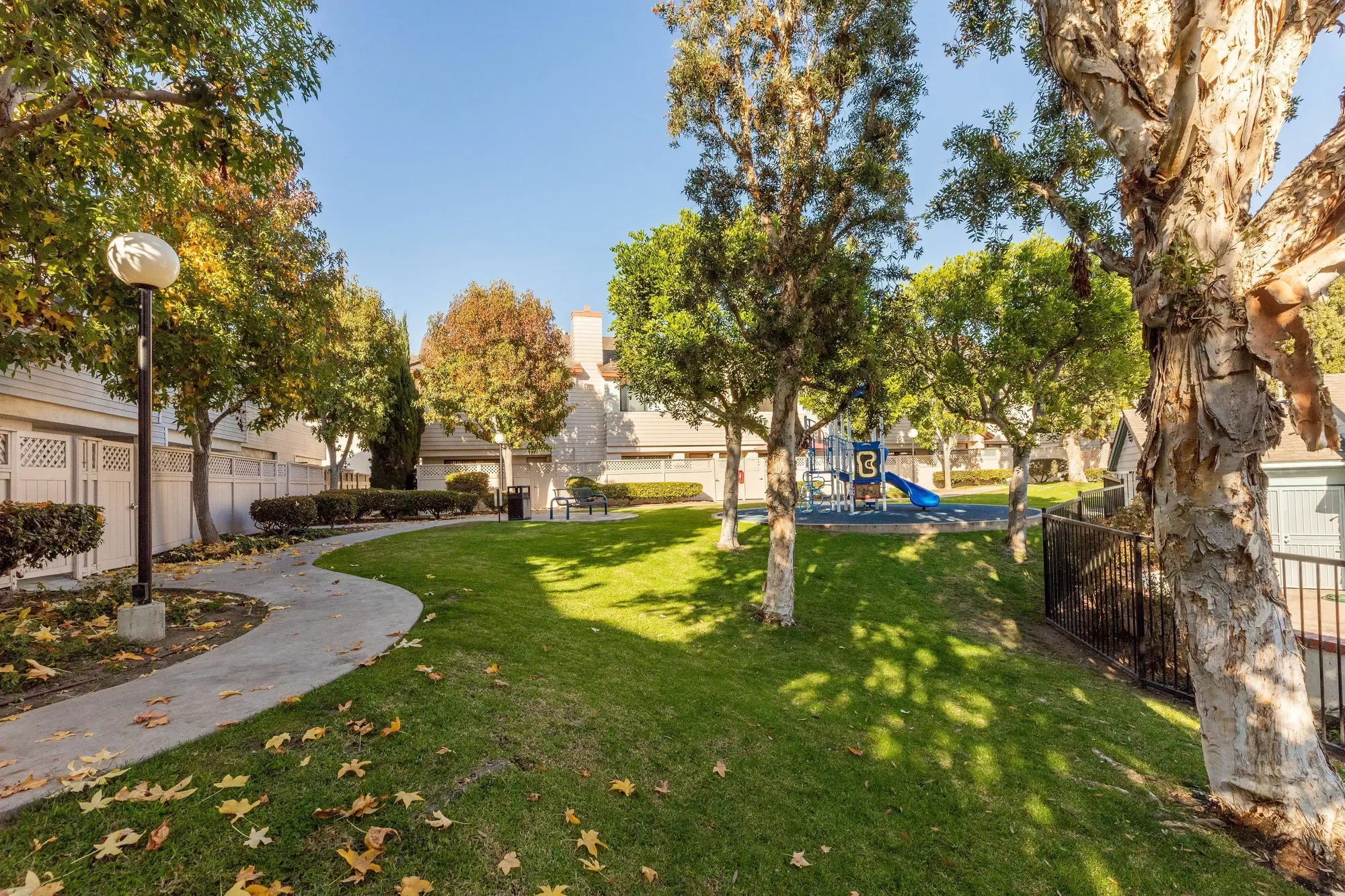 Exterior photo 7