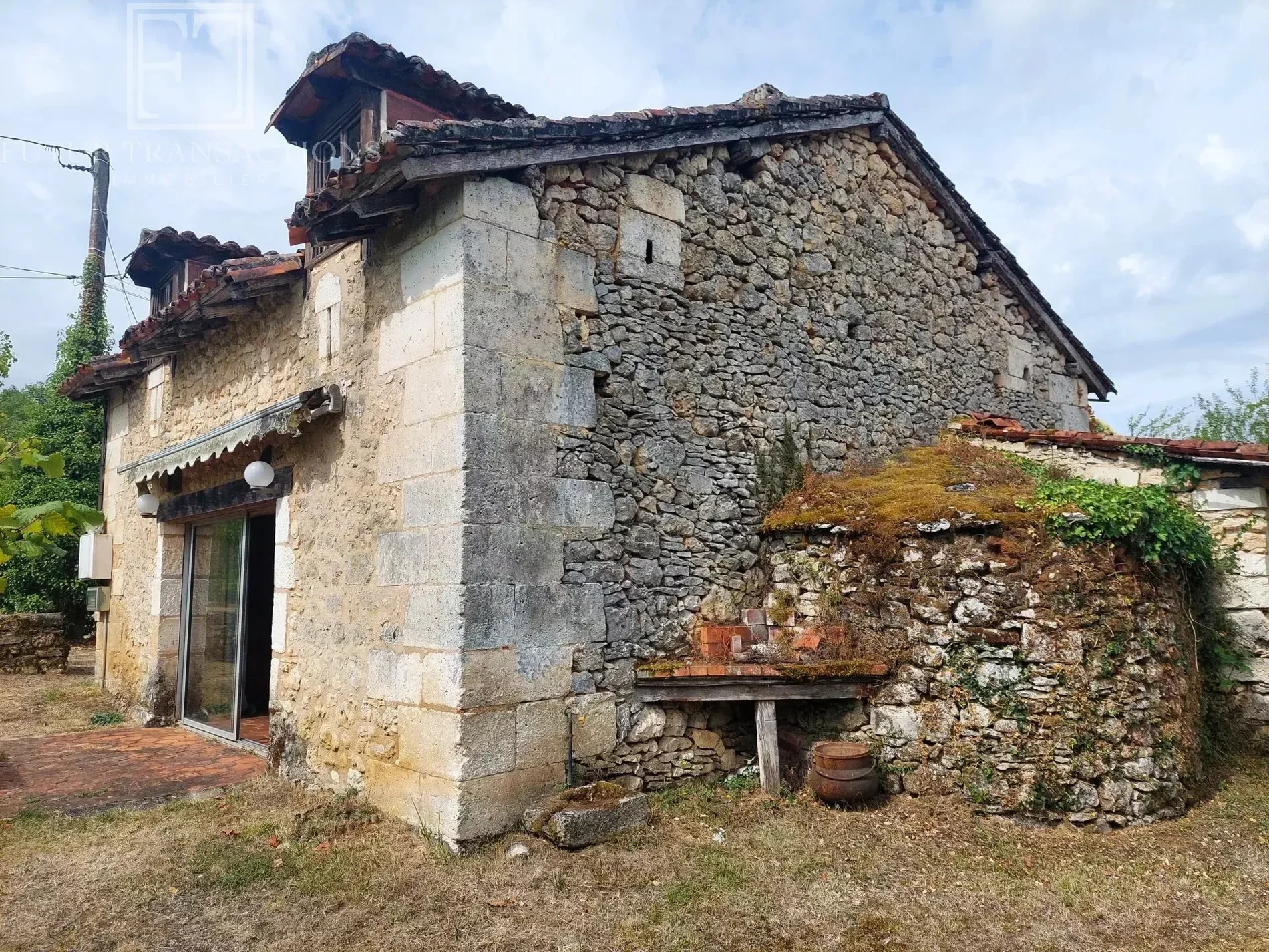 Exterior photo 3
