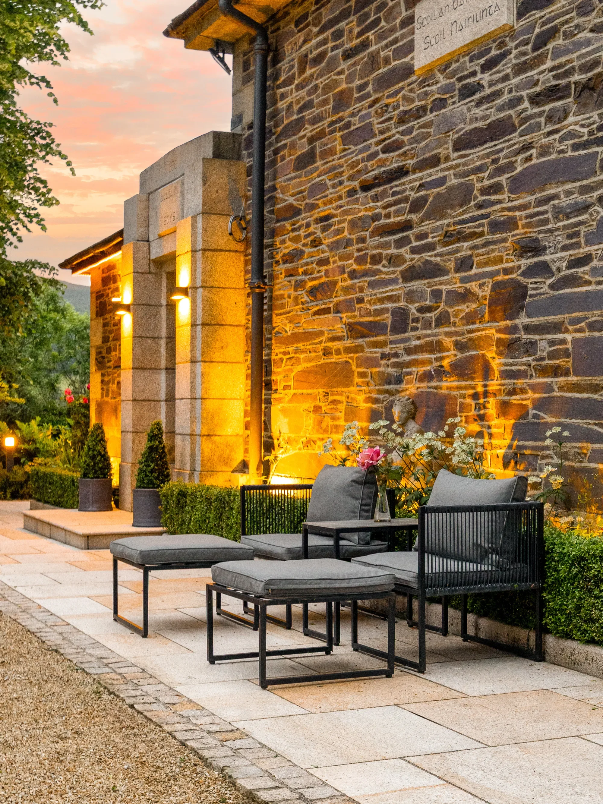 Exterior photo 9