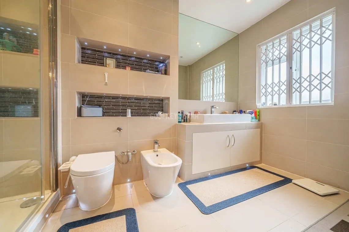 Holne Chase Hampstead Garden Suburb, London, England, United Kingdom. - Photo 11
