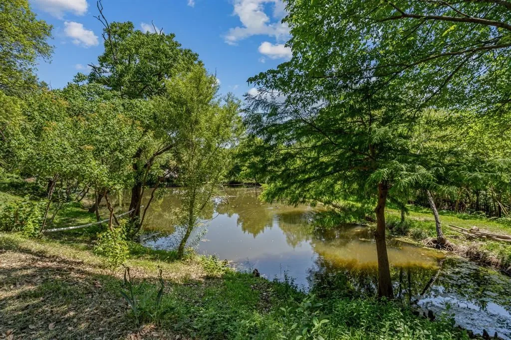 4301 Briarhaven Road, Fort Worth, Texas, United States. - Photo 29