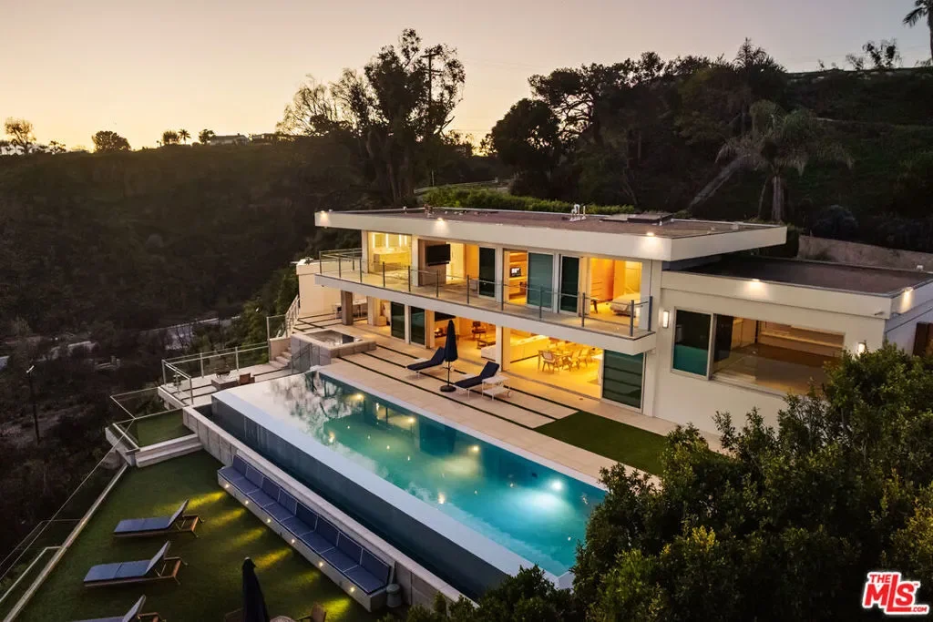 467 Paseo Miramar, Los Angeles, California, United States. - Photo 1