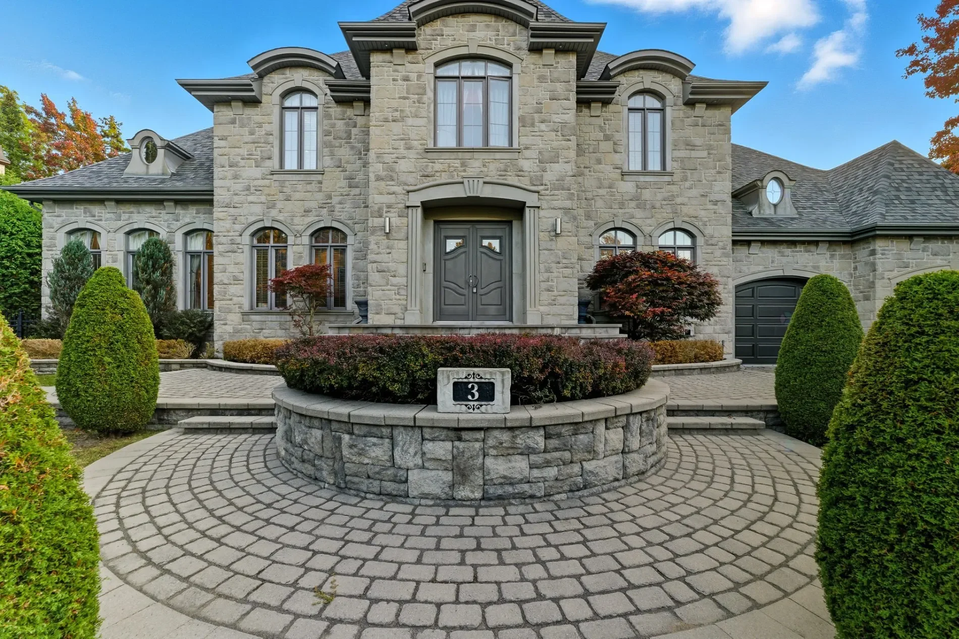 Exterior photo 8