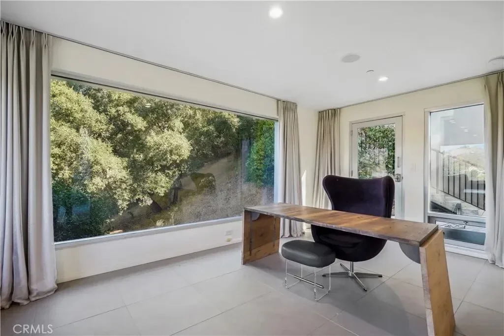 9716 Oak Pass Road, Beverly Hills, California, United States. - Photo 25