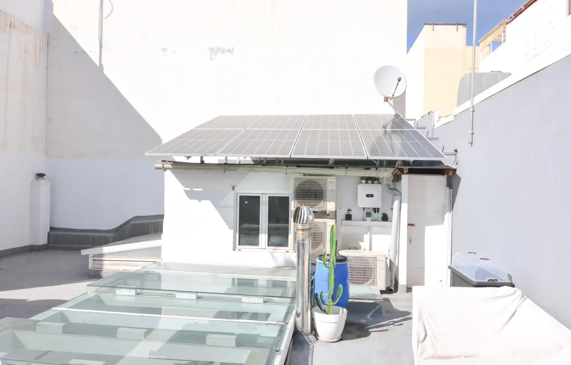 Exterior photo 4