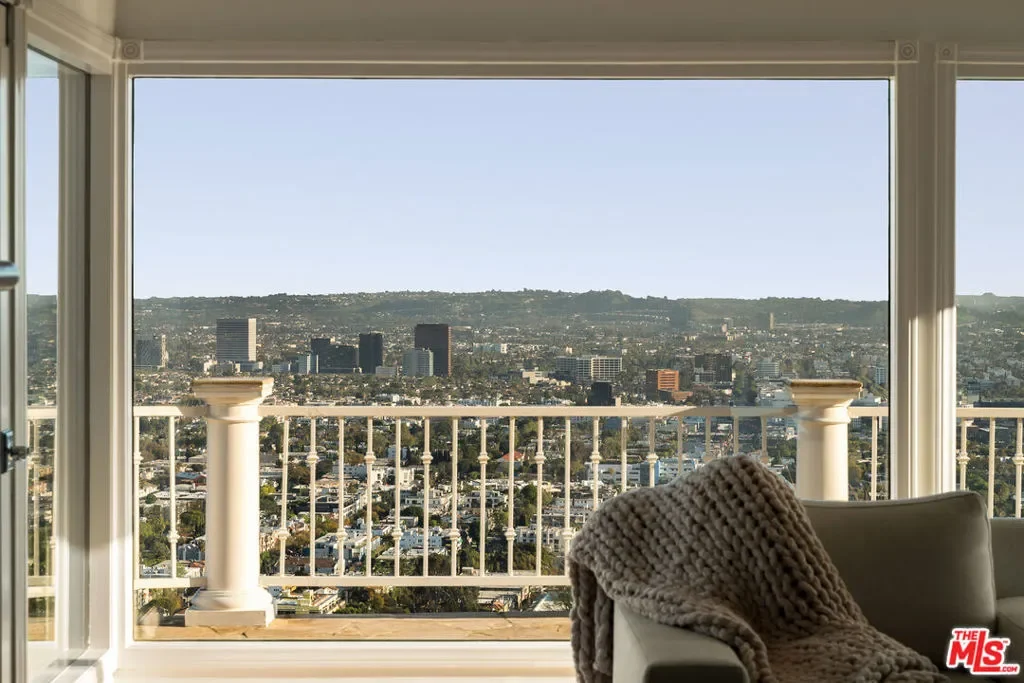 8527 Hedges Way, Los Angeles, California, United States. - Photo 27