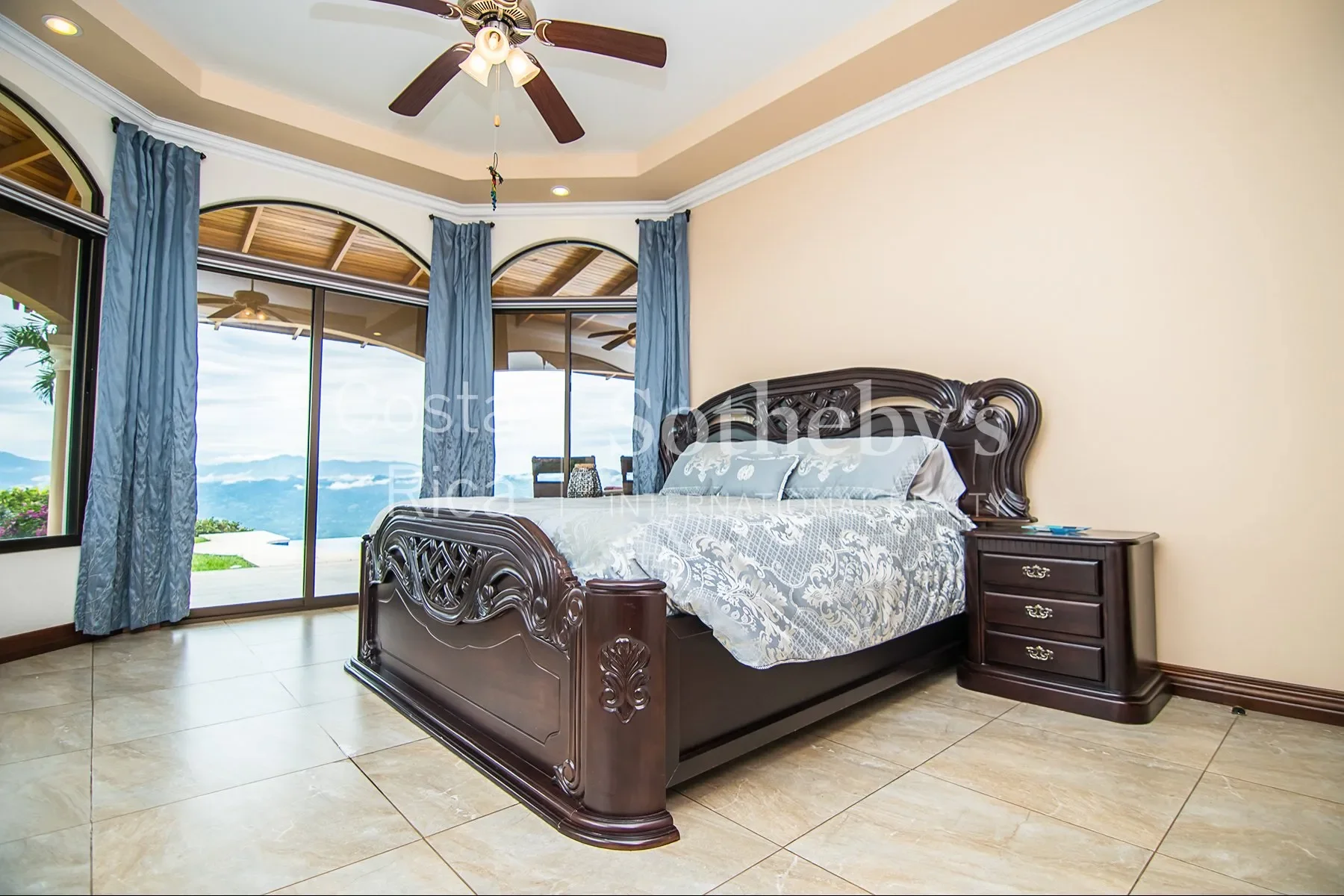 Gallery photo 12