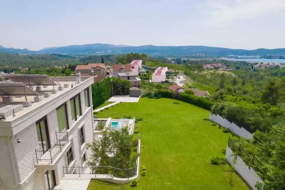 Tivat, Mrčevac, Montenegro. - Photo 1