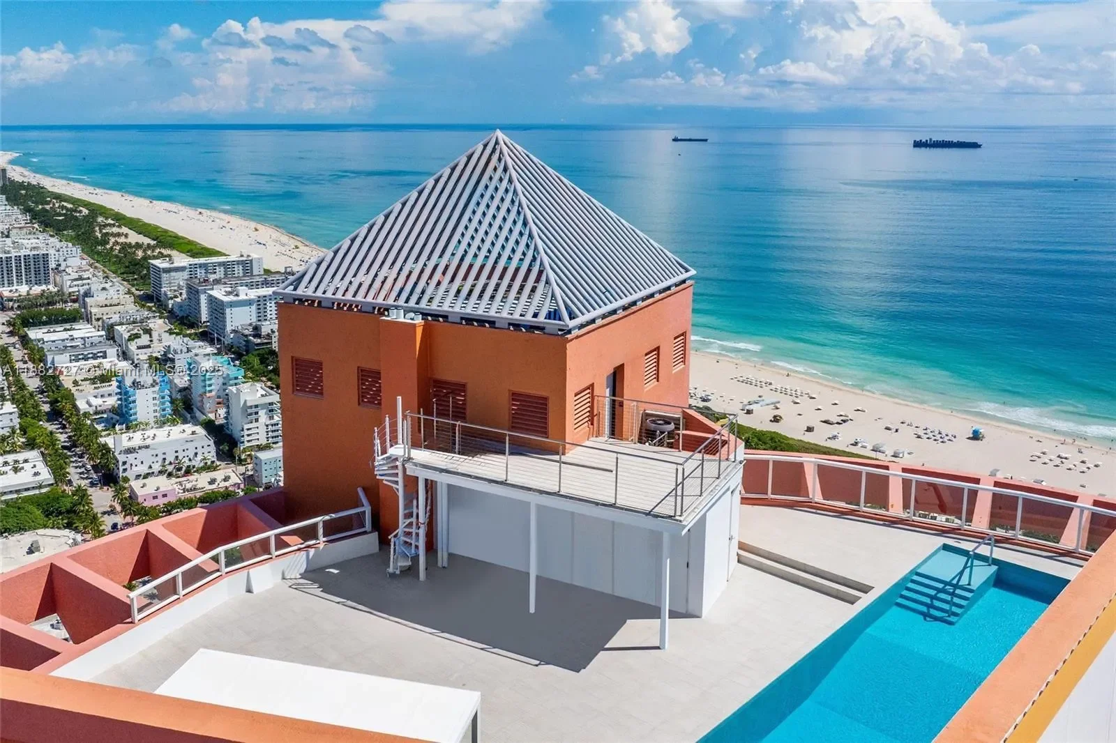300 S Pointe Dr PH-5, Miami Beach, Florida, United States. - Photo 27