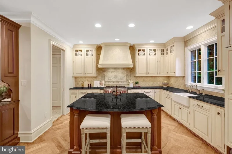 8014 GREENWICH WOODS DR, MCLEAN, VA, 22102, USA, McLean, Virginia, United States. - Photo 23