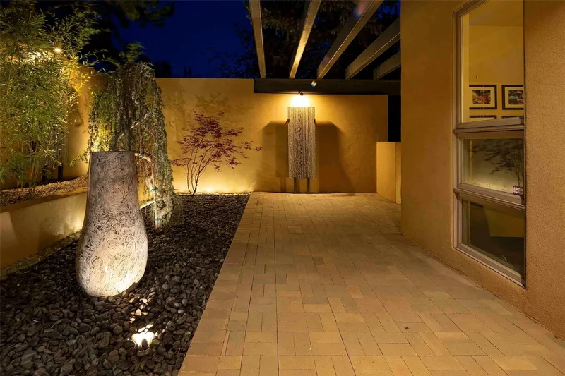 915 Old Santa Fe Trail , Santa Fe, NM 87505, Santa Fe, New Mexico, United States. - Photo 27