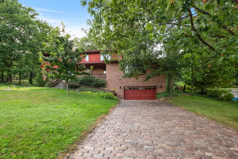 9940 S Wood Lane, Palos Hills, IL 60465, Palos Hills, Illinois, United States. - Photo 30