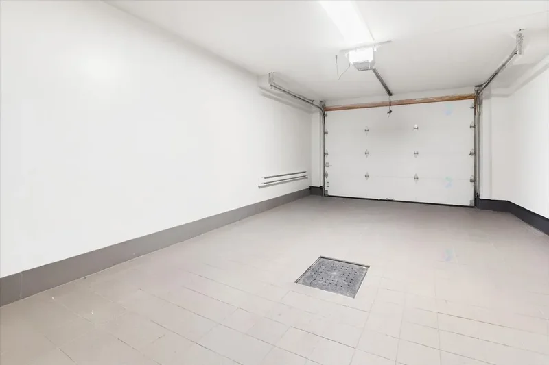 11537 Av. Fernand-Gauthier, Montreal, Quebec, Canada. - Photo 11