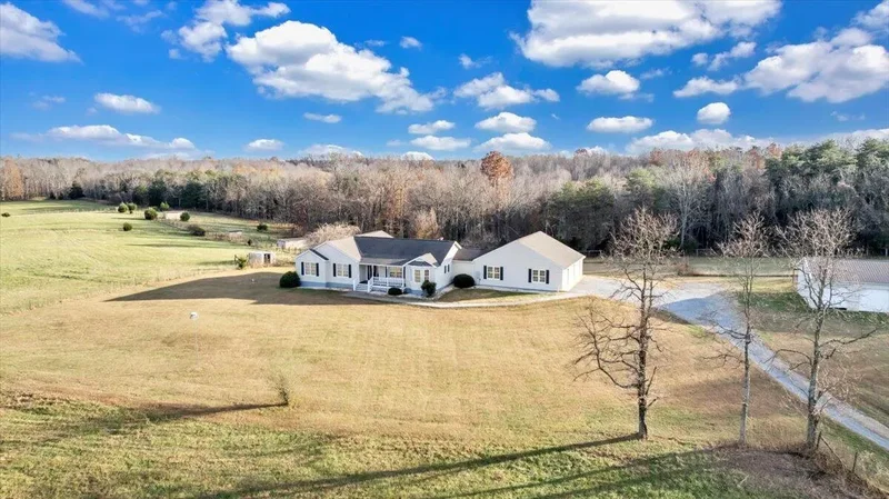 1962 McDaniel Rd RD, Bedford, VA 24523, Bedford, Virginia, United States. - Photo 4