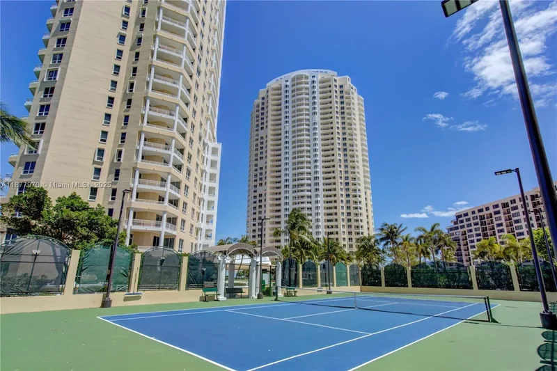 848 Brickell Key Dr 2502, Miami, Florida, United States. - Photo 32