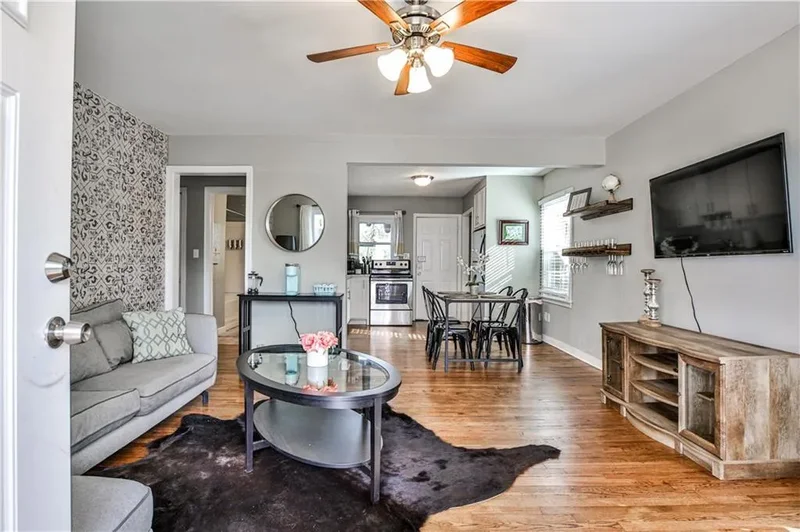 815 Verner Street NW, Atlanta, Georgia, United States. - Photo 3