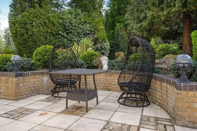 Fan Court, Longcross, Chobham, England, United Kingdom. - Photo 23