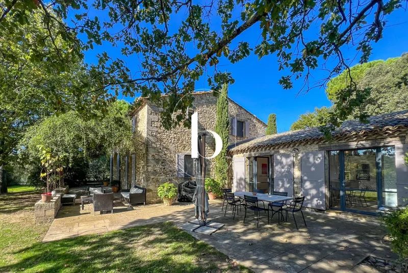 Sale of Mas Uzes, 320m² 6 rooms €2,370,000 with pool