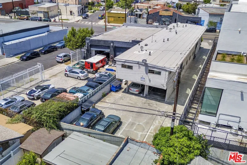 5614 W Adams Boulevard, Los Angeles, California, United States. - Photo 9