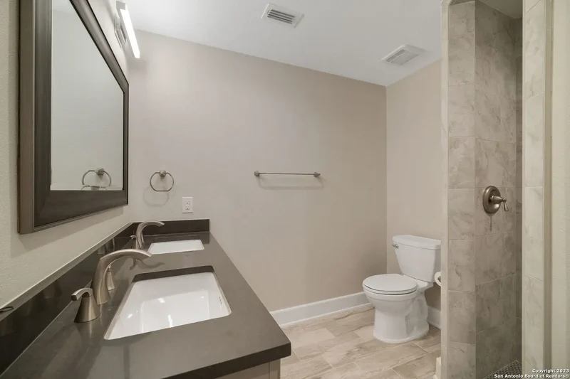 202 County Road 450, Hondo, TX 78861, Hondo, Texas, United States. - Photo 44