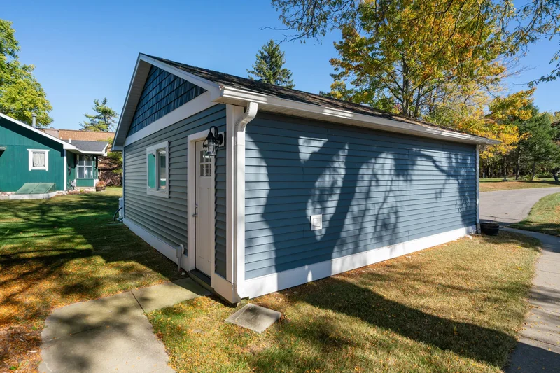 569 Cedar Drive, Indian River, MI 49749, Indian River, Michigan, United States. - Photo 28