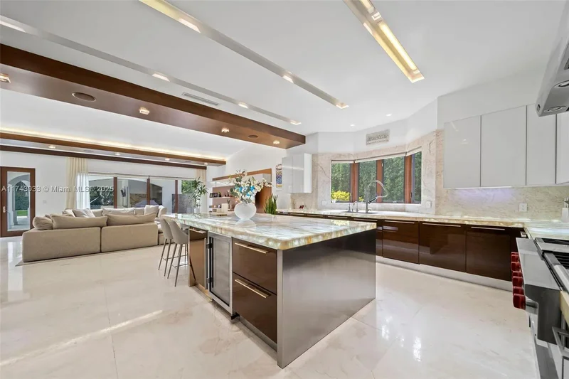 8955 SW 63rd Ct, Coral Gables, Florida, United States. - Photo 10