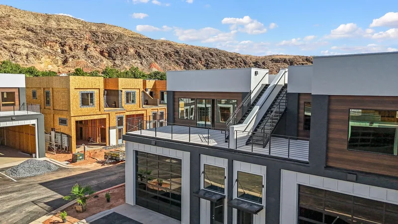 80 W Center ST, Hurricane, Utah, United States. - Photo 2