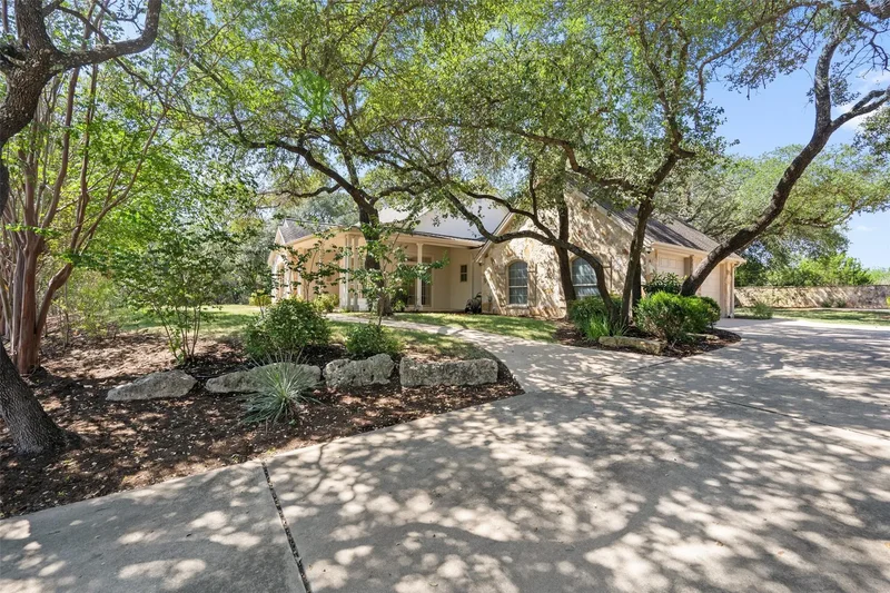 1881 County Road 414, Spicewood, Texas, United States. - Photo 29
