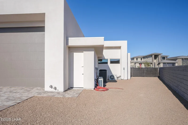 6273 Avienda De Los Colinas, Lake Havasu City, AZ 86406, Lake Havasu City, Arizona, United States. - Photo 20