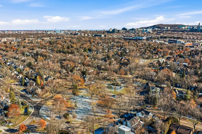 1325 Ch. St-Clare, Mount Royal, Quebec, Canada. - Photo 35