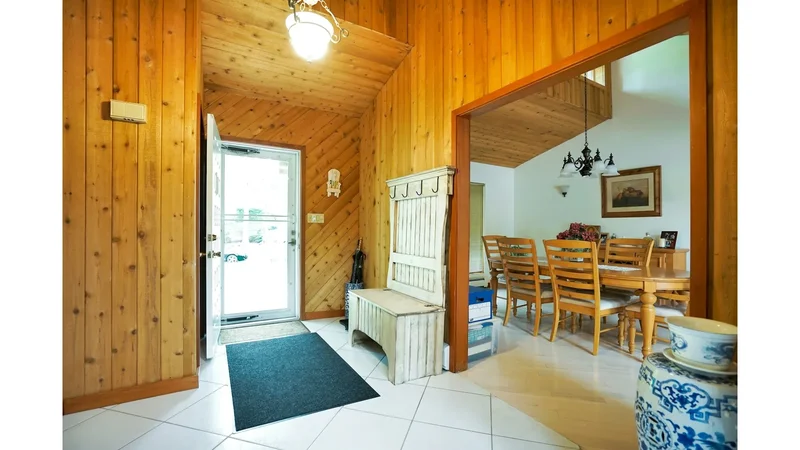 3 Harbor Rd, Hampton Bays, New York, United States. - Photo 4