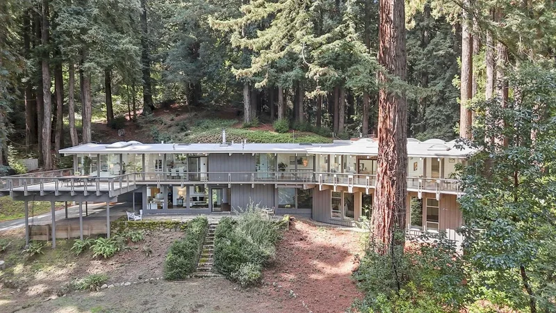 320 Grandview Drive, Emerald Hills, California, United States. - Photo 10