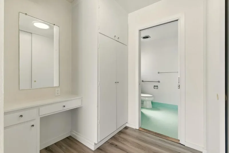 498 Capital Street, Oakland, California, United States. - Photo 18