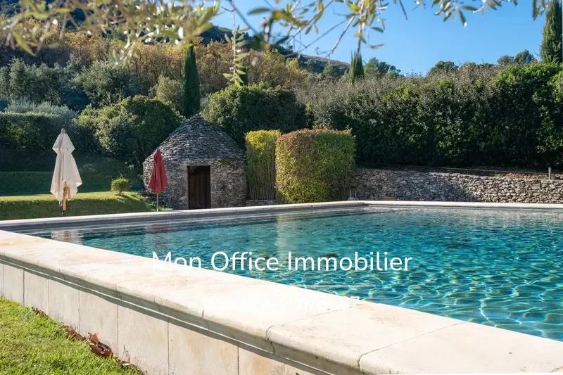 Bonnieux, Provence-Alpes-Côte d'Azur, France. - Photo 4
