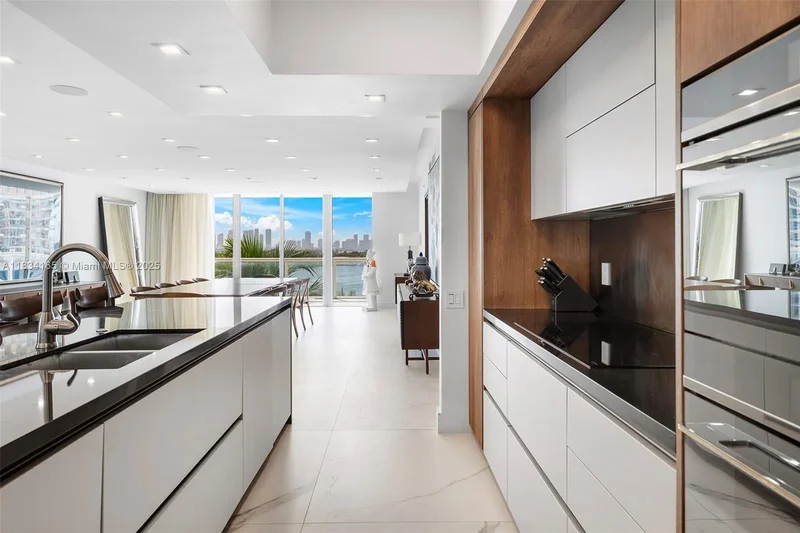 450 Alton Rd 901-902, Miami Beach, Florida, United States. - Photo 8