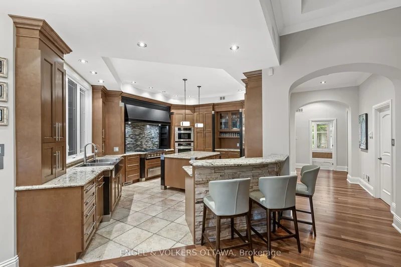 5800 Queenscourt Crescent, Ottawa, Ontario, Canada. - Photo 21