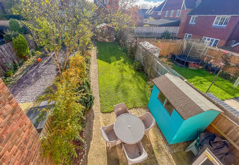 32 Highbank, Haywards Heath, RH16 4TU, Haywards Heath, England, United Kingdom. - Photo 8