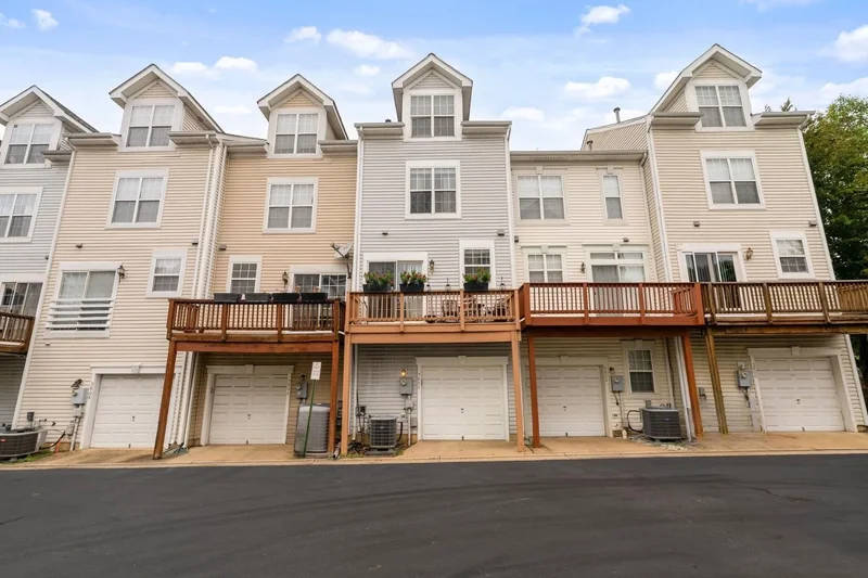 5804 Summers Grove Road , Alexandria, VA 22304, Alexandria, Virginia, United States. - Photo 28