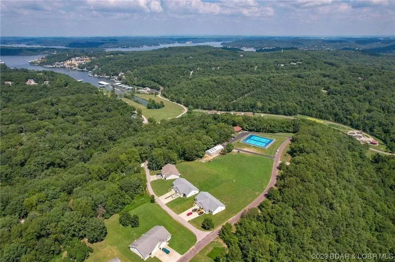 20 Crown Drive, Camdenton, MO 65020, Camdenton, Missouri, United States. - Photo 4