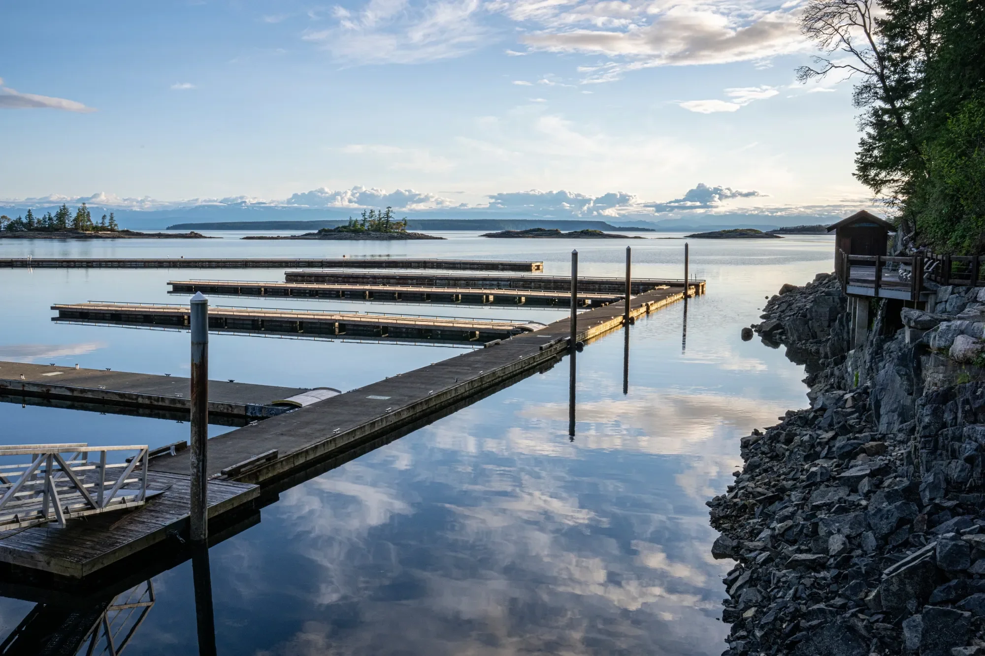 Sharpes Bay, Bliss Landing, British Columbia, Canada. - Photo 20