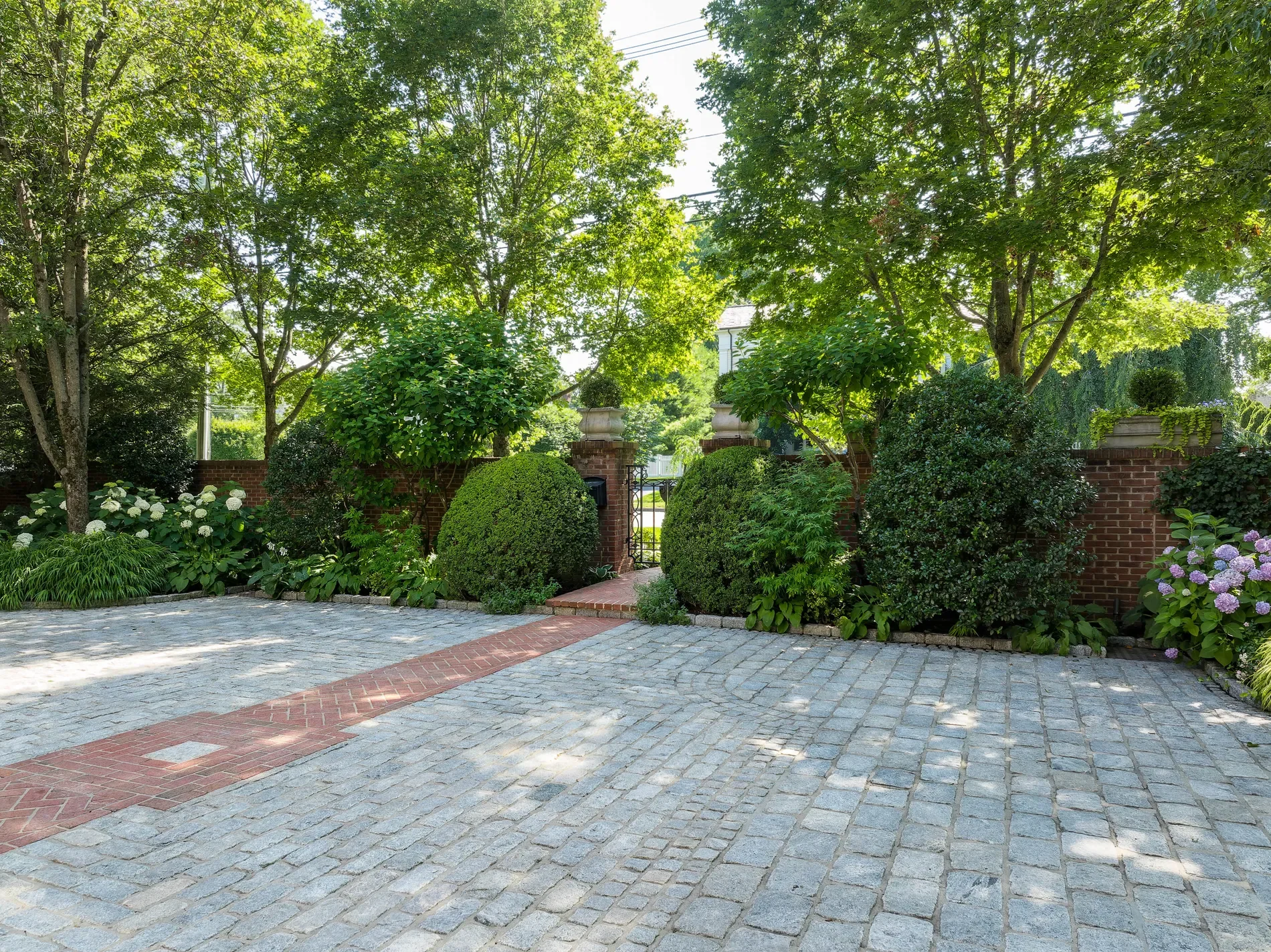 354 South Avenue, New Canaan, CT 06840, New Canaan, Connecticut, United States. - Photo 31