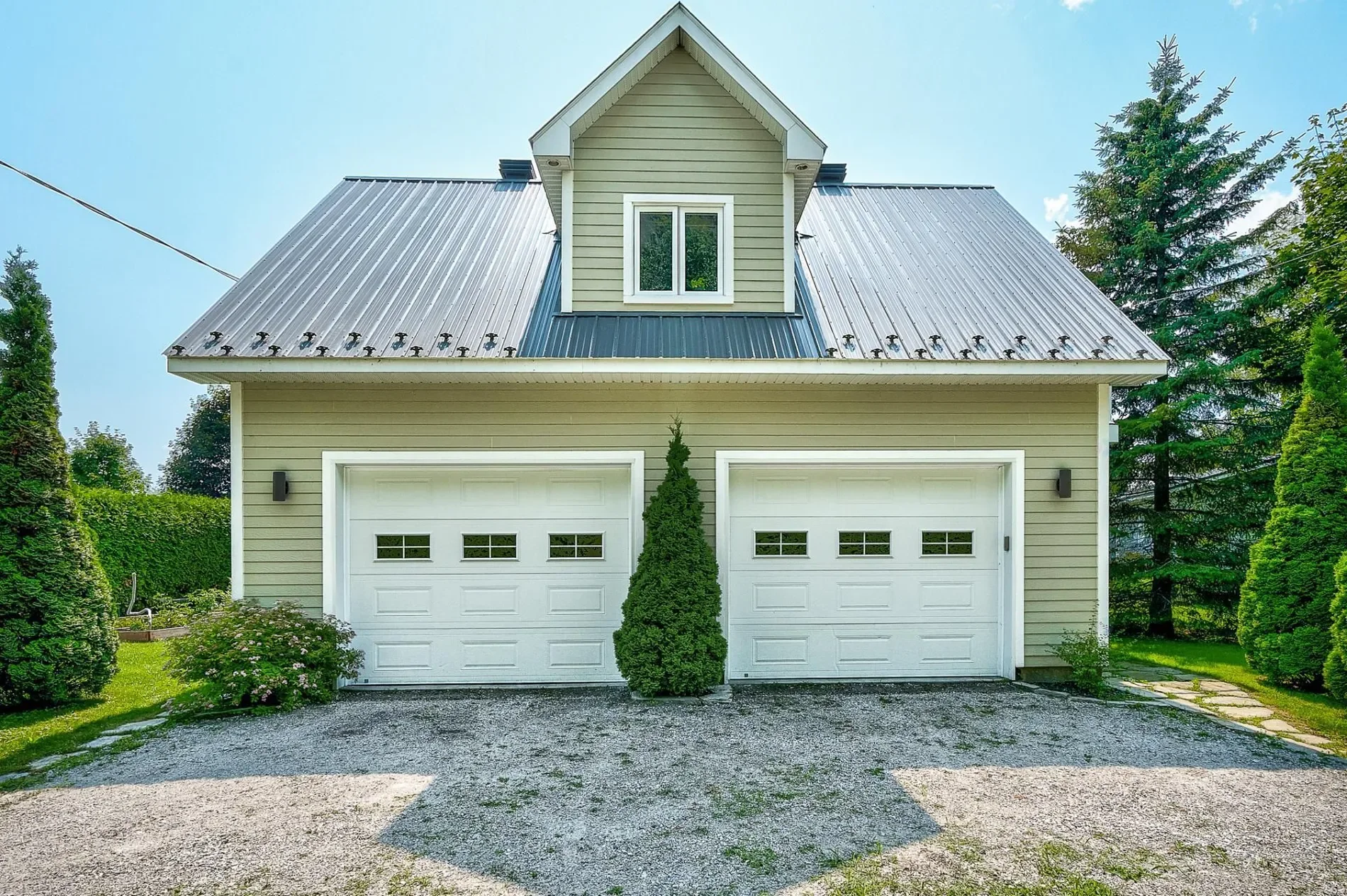 Exterior photo 4
