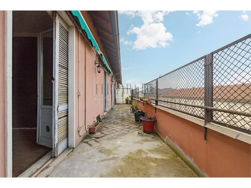 Exterior photo 7