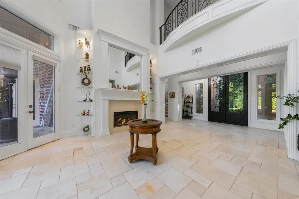 3205 High Point Drive, Lewisville, Texas, United States. - Photo 3