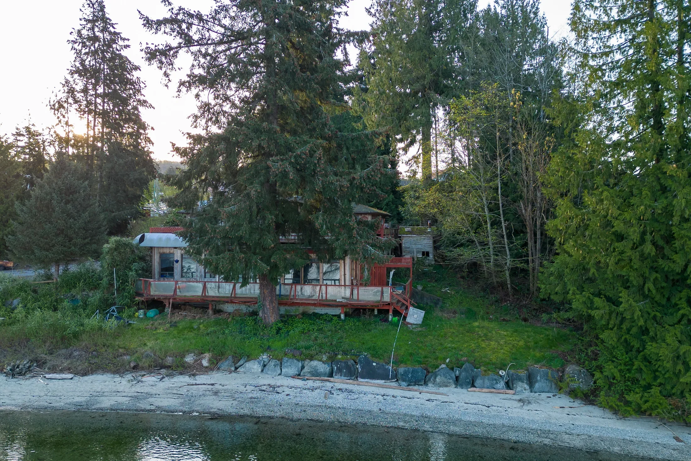Exterior photo 2