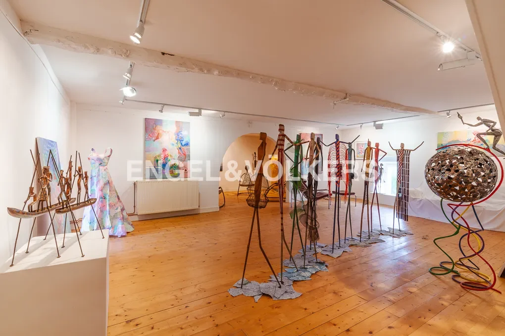 Gallery photo 2