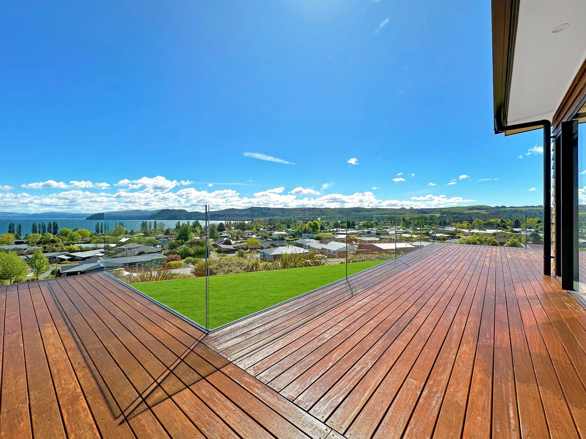 Exterior photo 6